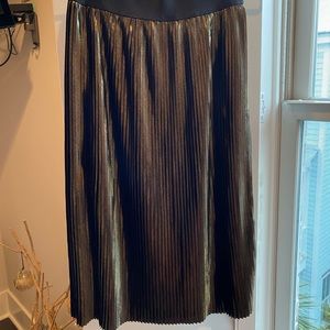 Black mid length skirt